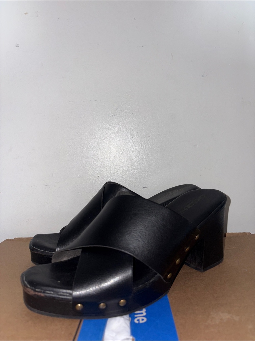 Cushionaire Black Leather Crossover Platform Clog Heels size 8.5W